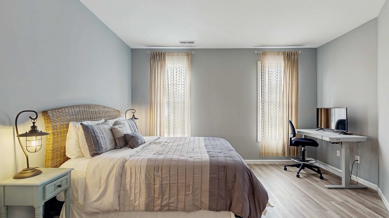 Photo of Bedroom in Cedar Neck
