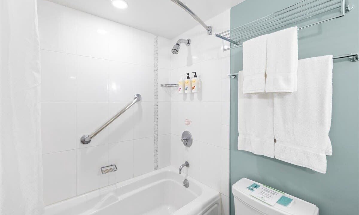 Photo of Bathroom in Ala Moana