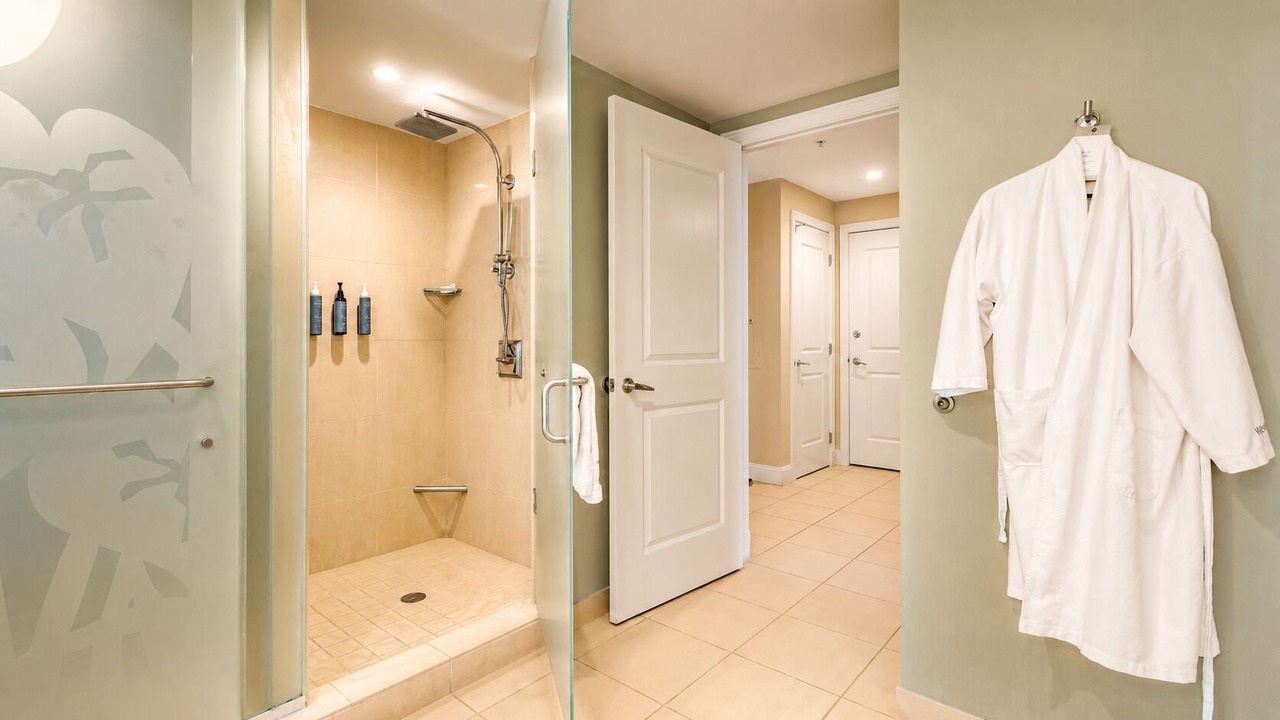 Photo of Bathroom in Lahaina