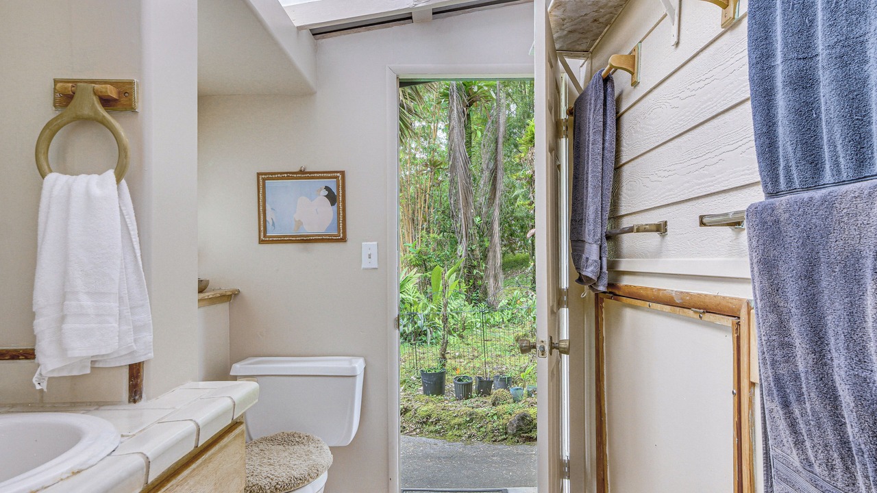 Photo of Bathroom in Hawaiian Acres