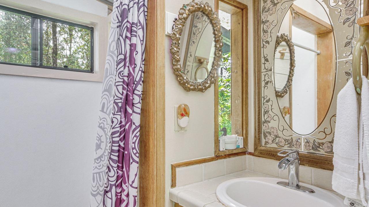 Photo of Bathroom in Hawaiian Acres