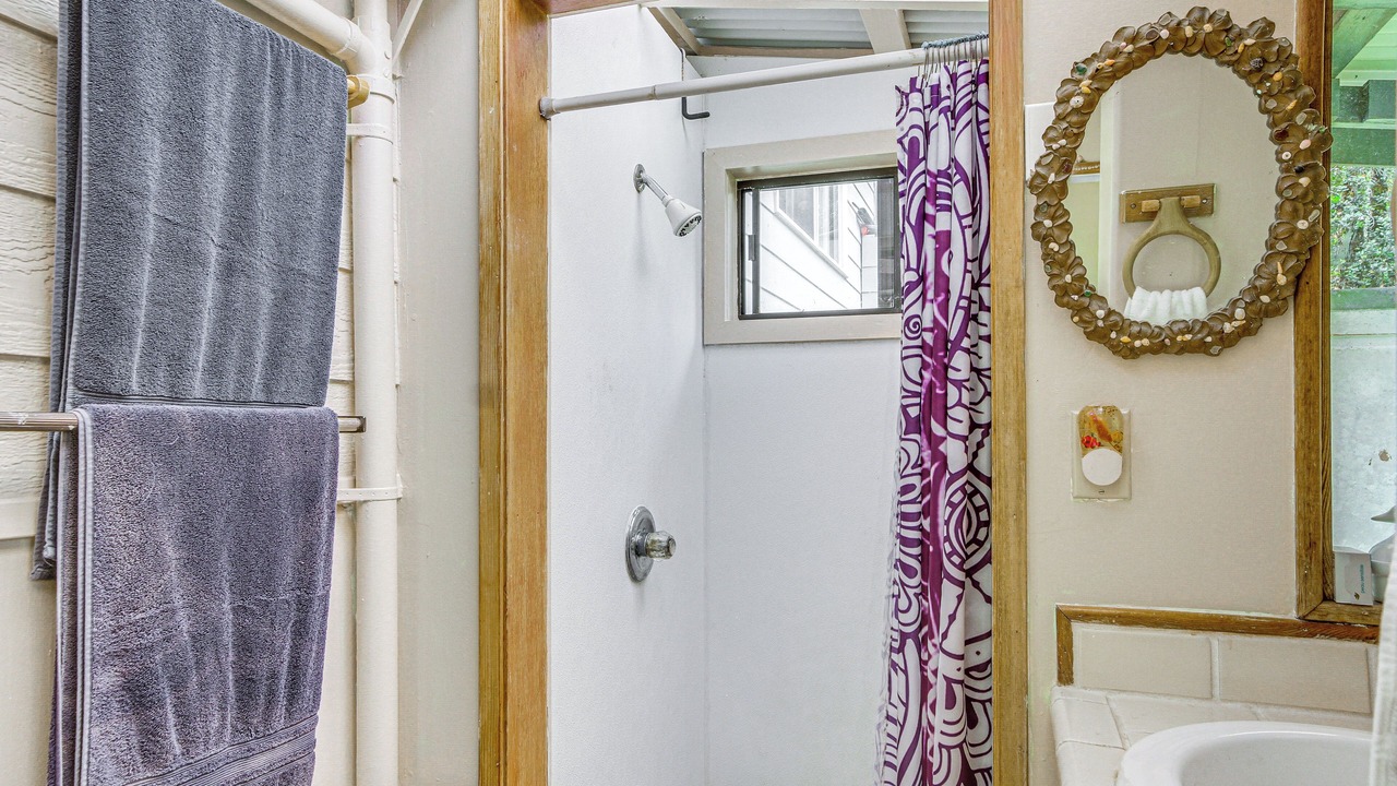 Photo of Bathroom in Hawaiian Acres