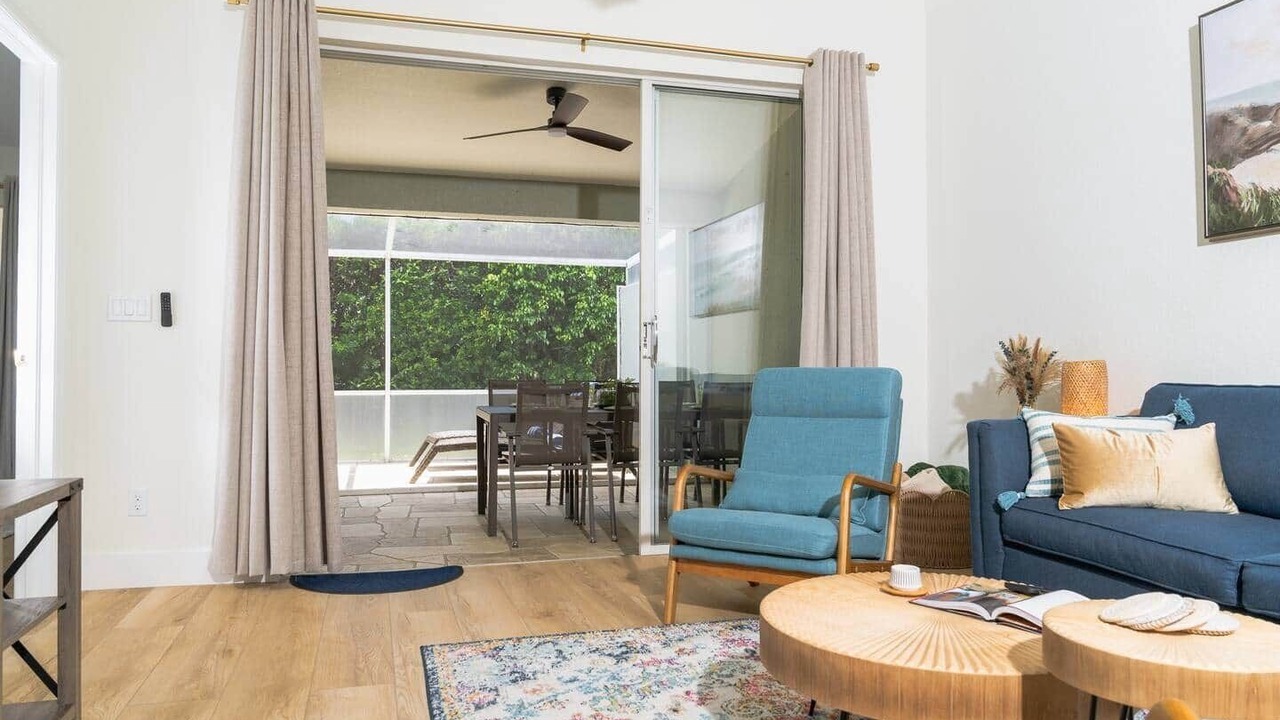 Photo of Livingroom in Crown Pointe