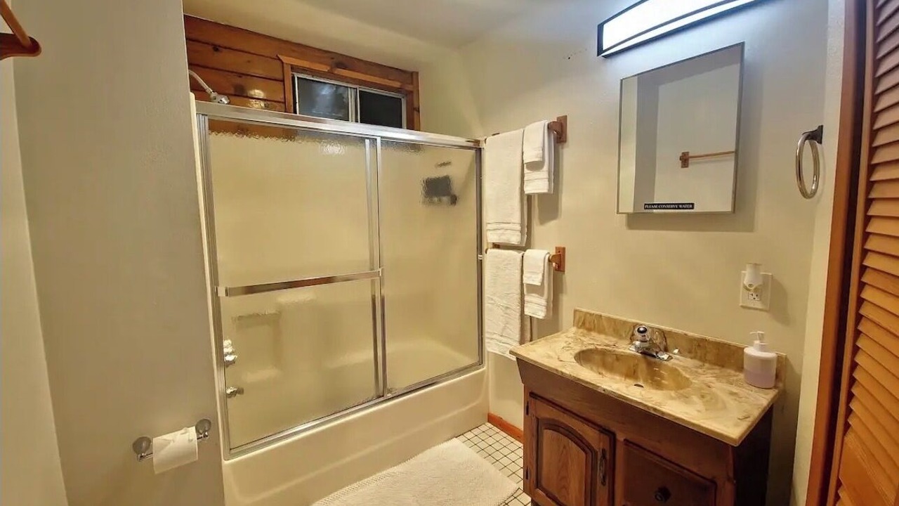 Photo of Bathroom in Volcano