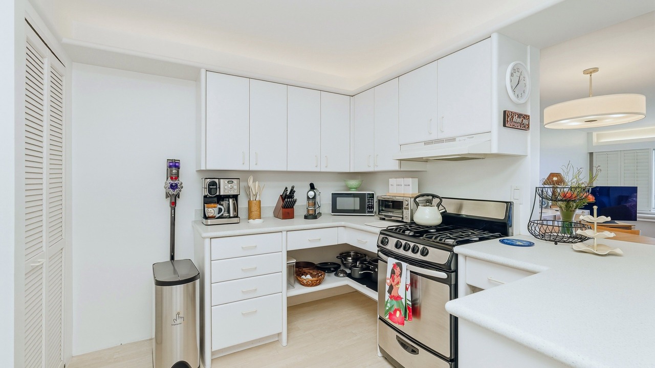 Photo of Kitchen in Diamond Head - Kapahulu - St. Louis