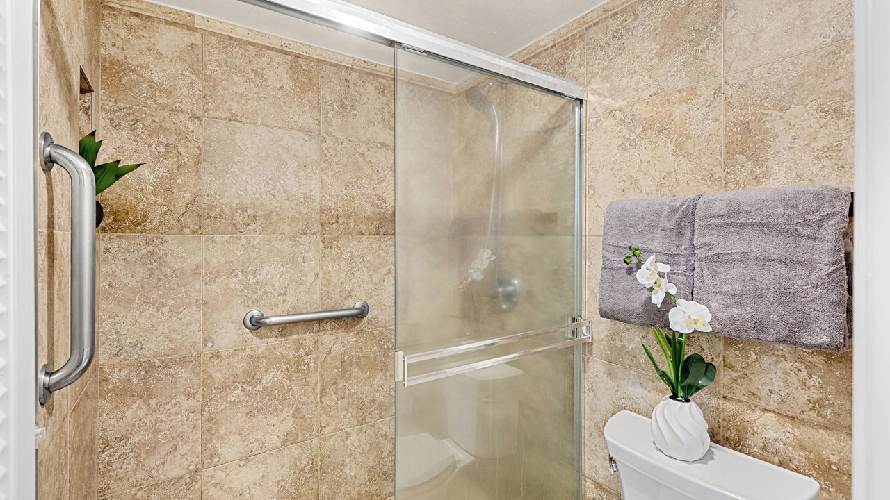 Photo of Bathroom in Kahana