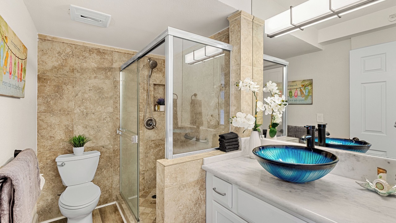 Photo of Bathroom in Kahana