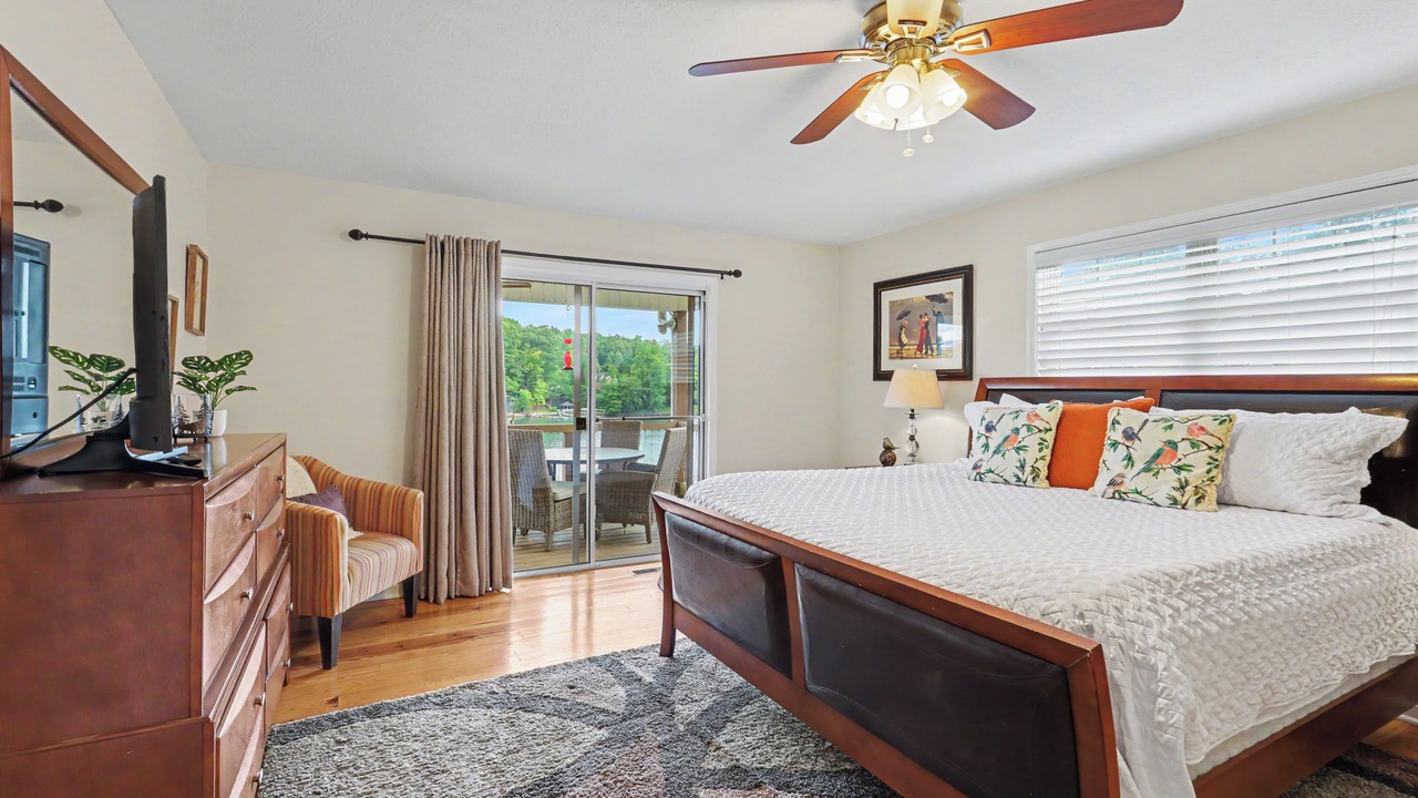 Photo of Bedroom in Hayesville