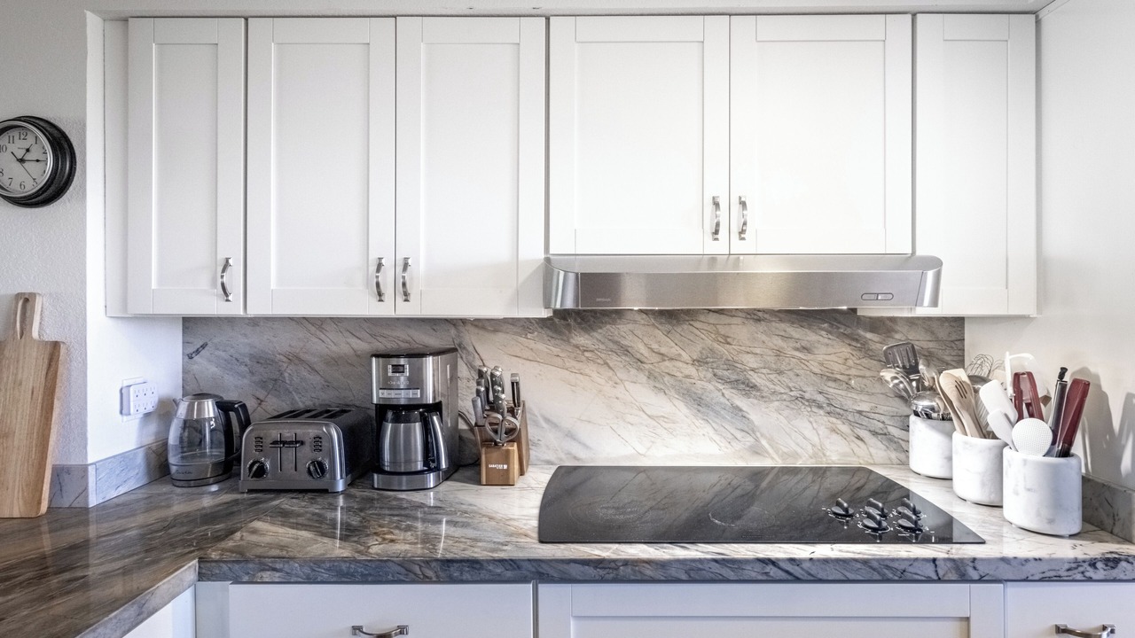 Photo of Kitchen in Kahaluu Bay