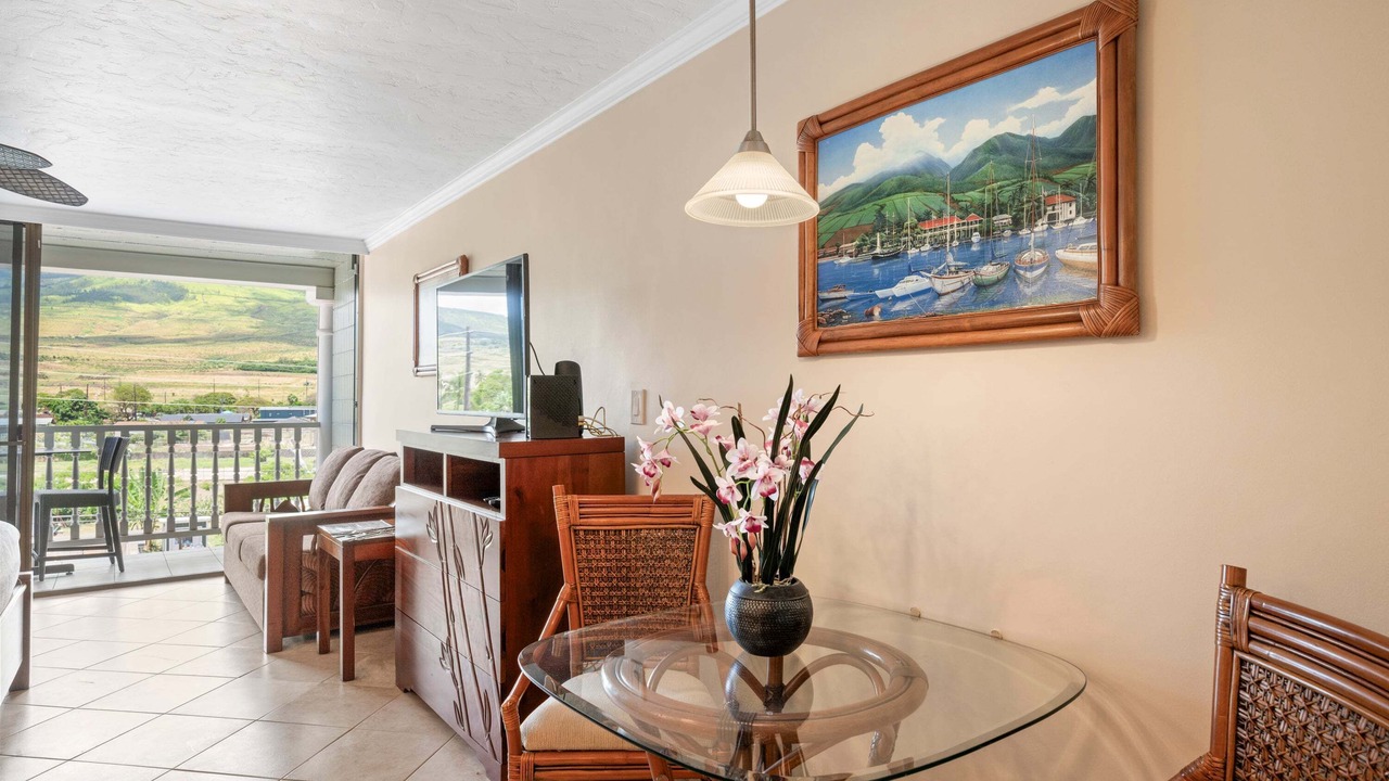 Photo of Livingroom in Historic Lahaina Front Street