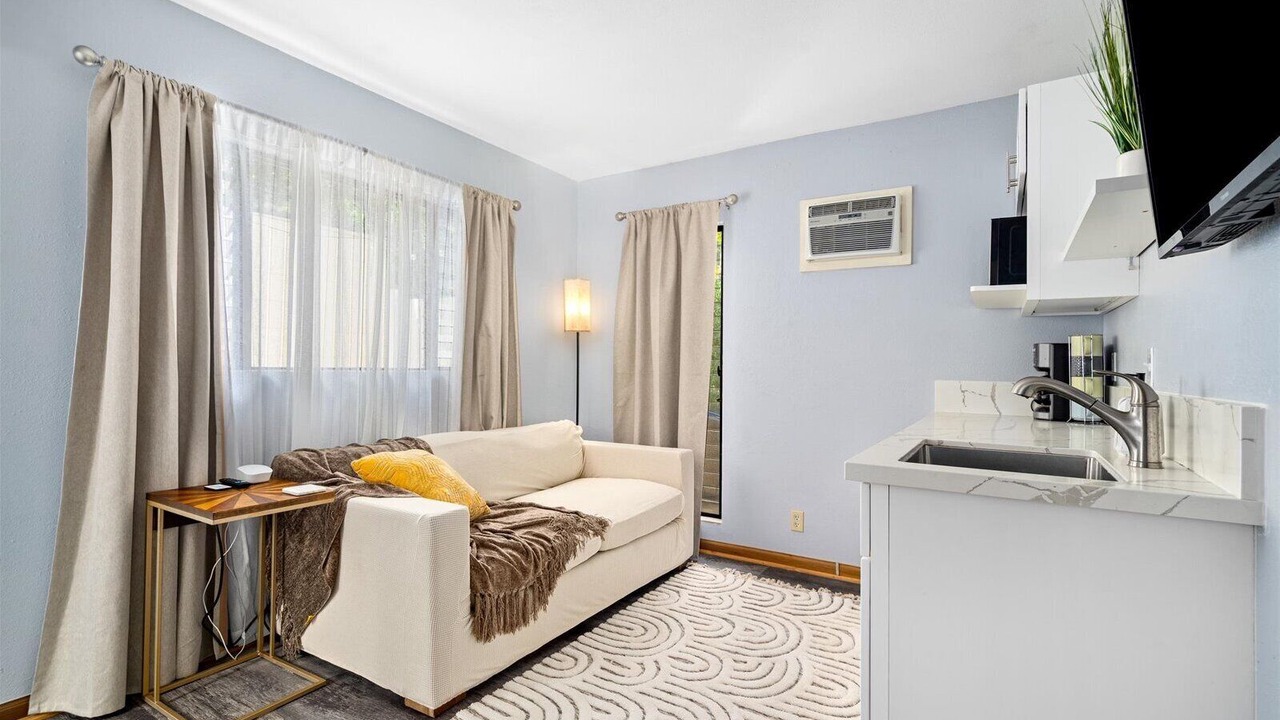 Photo of Livingroom in Hawaii Kai