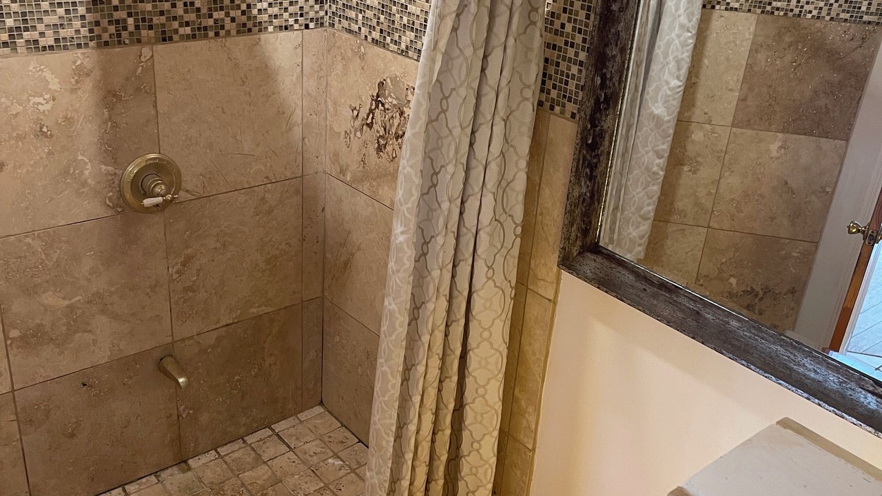 Photo of Bathroom in Waialua