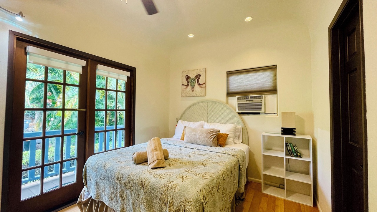 Photo of Bedroom in Kahaluu Bay