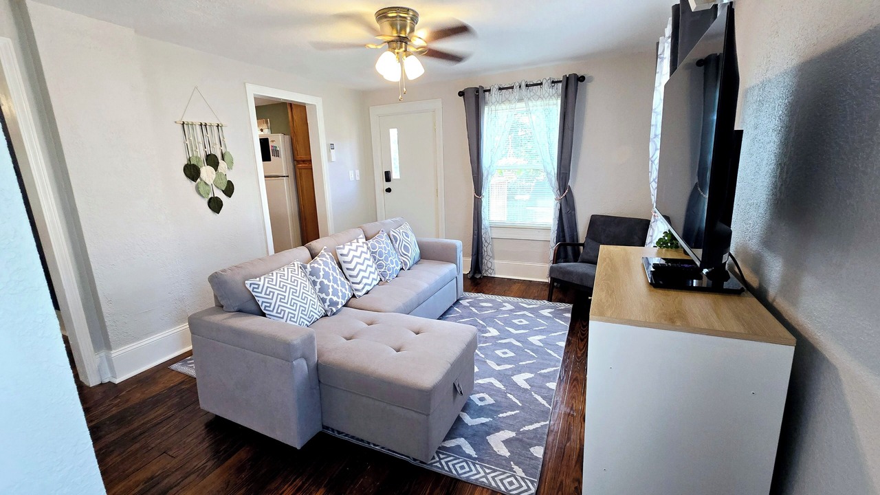Photo of Livingroom in Boonville