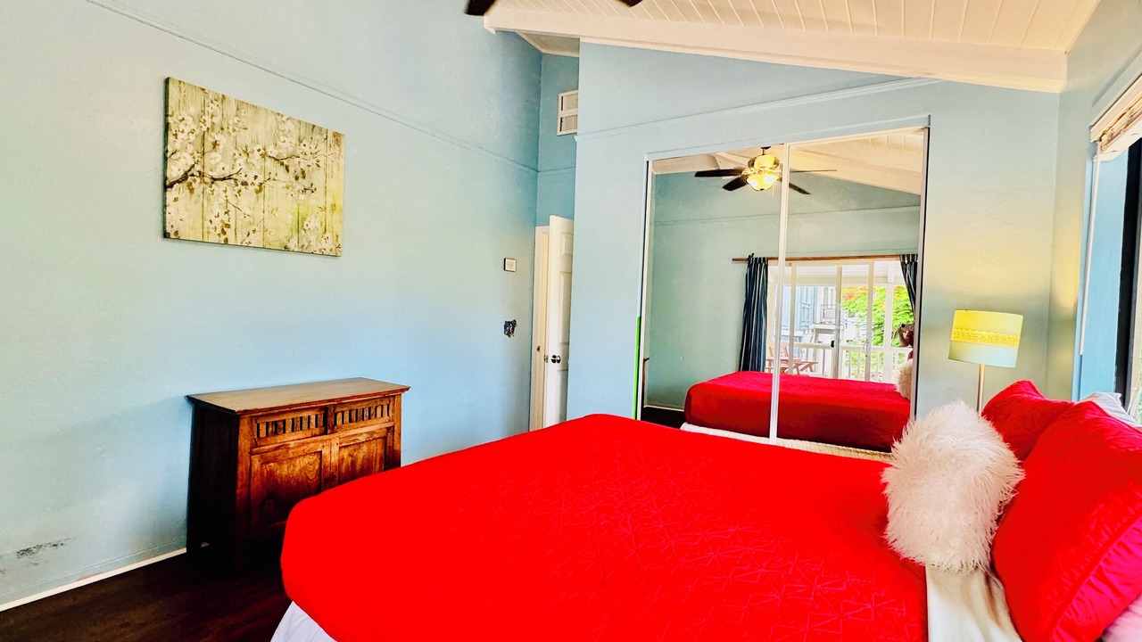 Photo of Bedroom in Kahaluu Bay