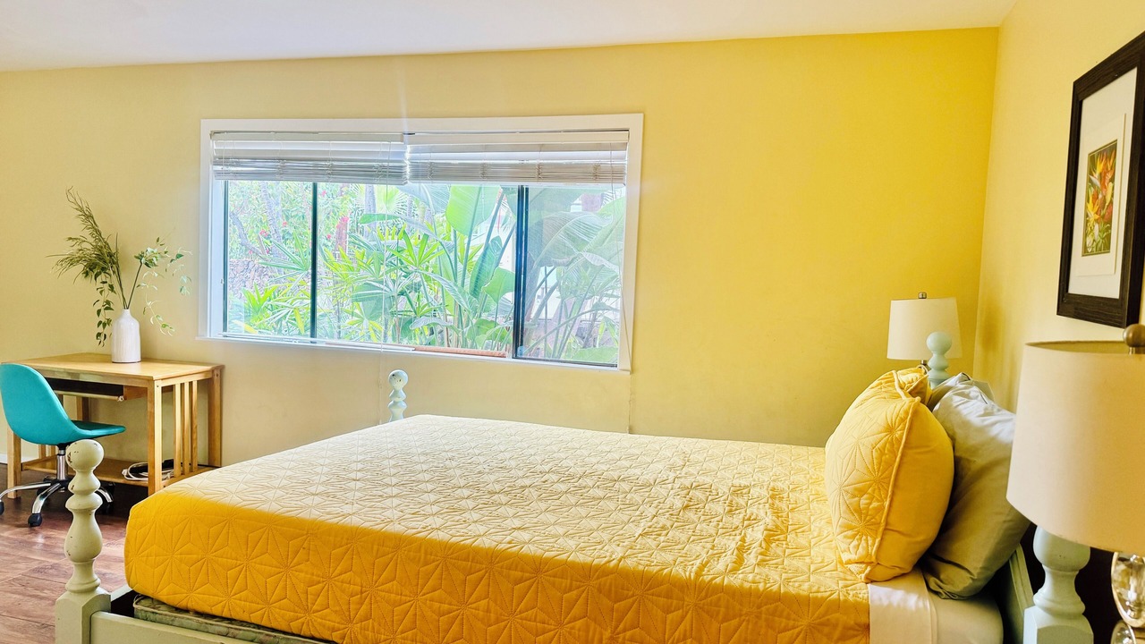 Photo of Bedroom in Kahaluu Bay