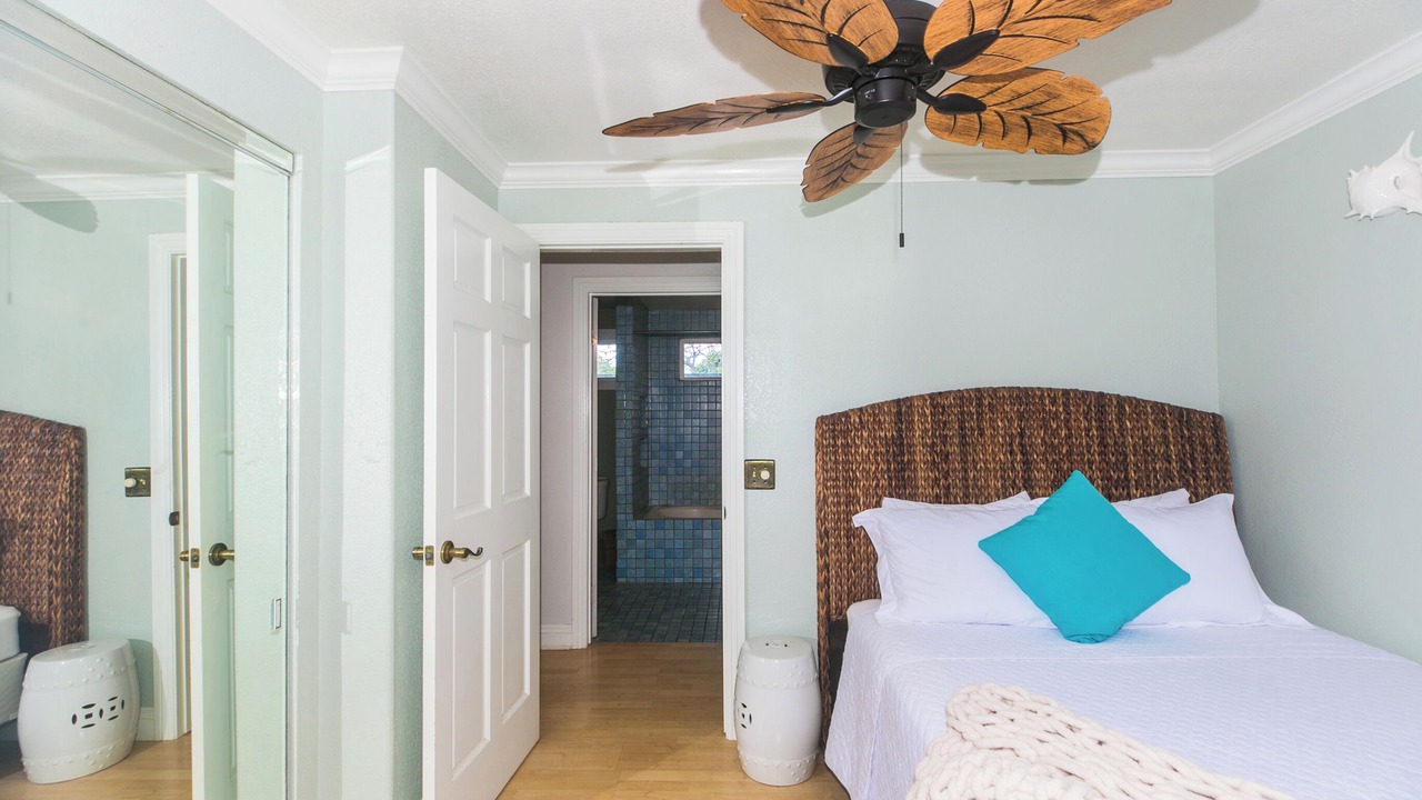 Photo of Bedroom in Waialua