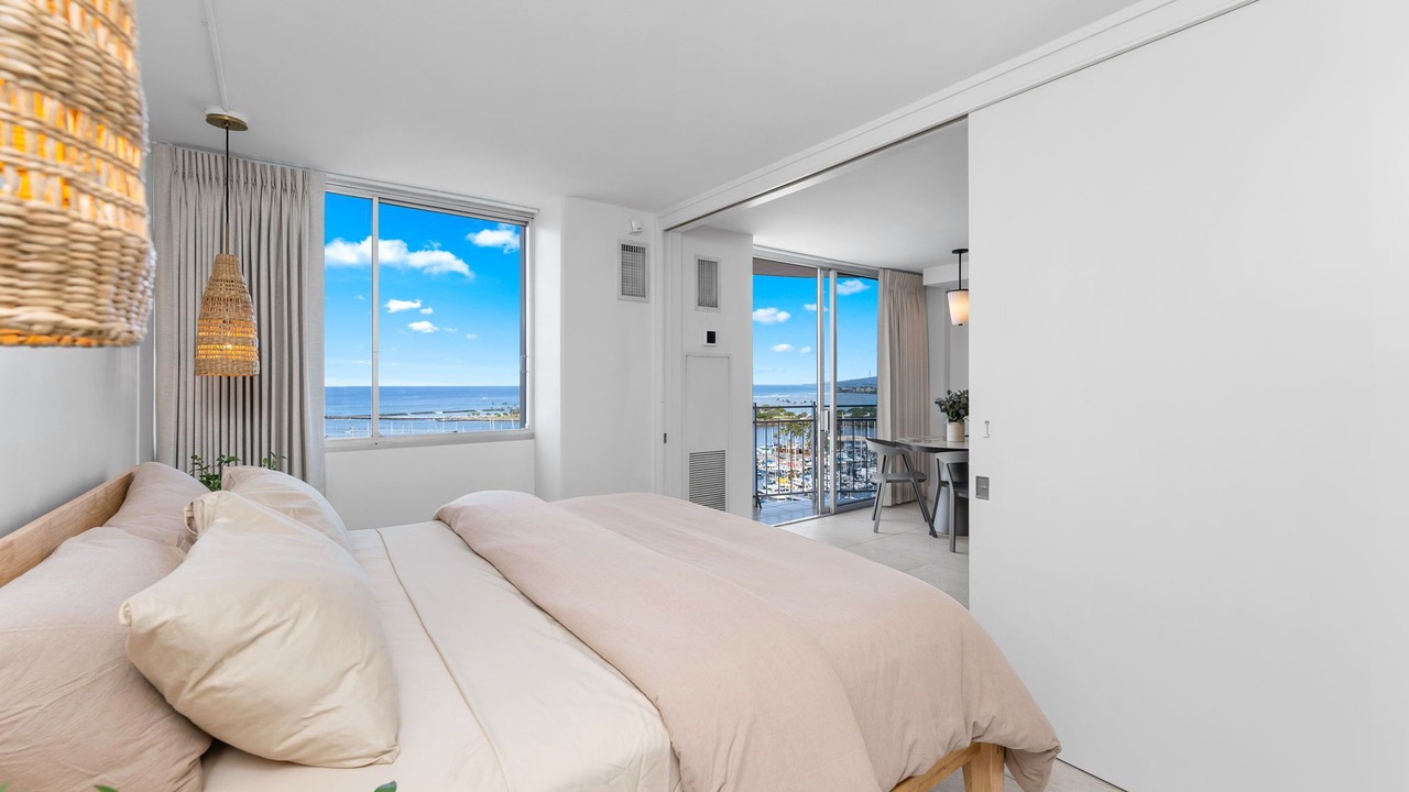Photo of Bedroom in Waikiki