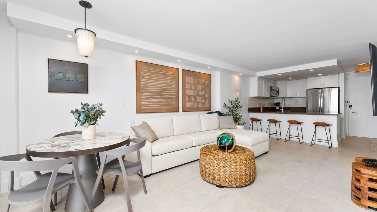 Photo of Livingroom in Waikiki