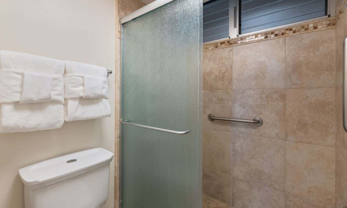 Photo of Bathroom in Kahana