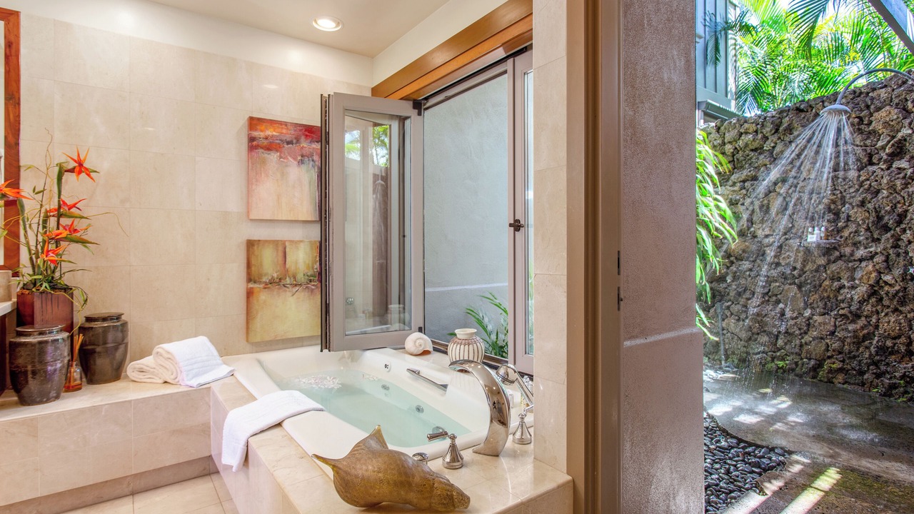 Photo of Bathroom in Kaupulehu