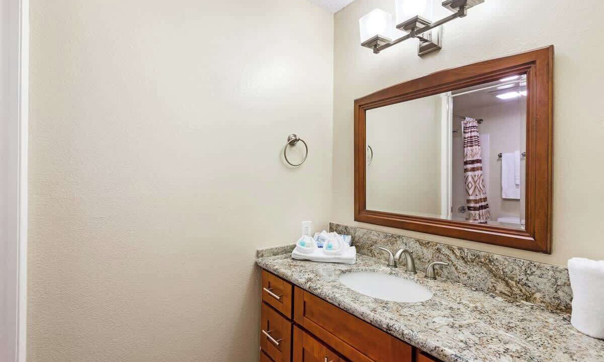 Photo of Bathroom in Kahana