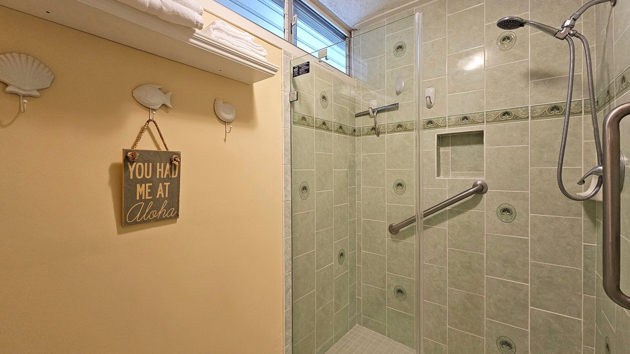 Photo of Bathroom in Diamond Head - Kapahulu - St. Louis