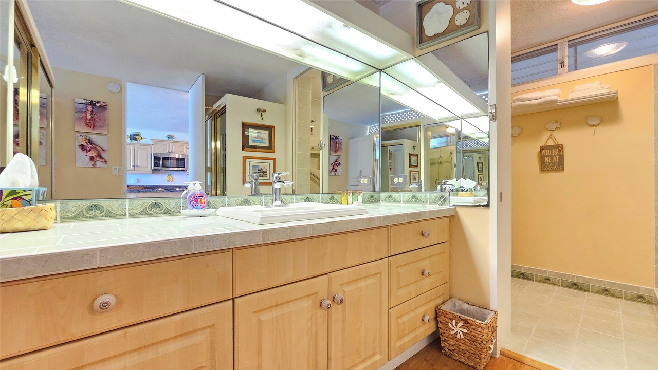 Photo of Bathroom in Diamond Head - Kapahulu - St. Louis