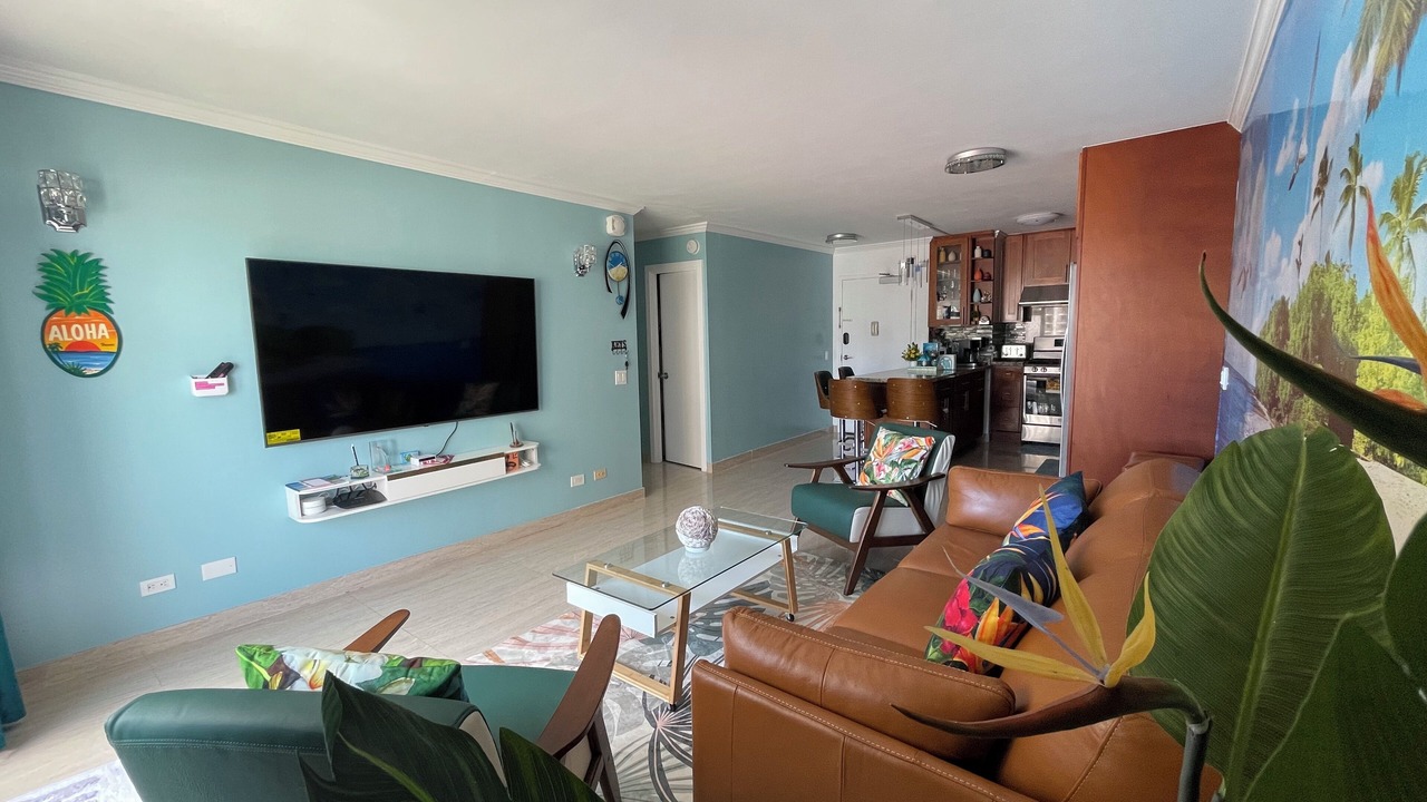 Photo of Livingroom in Waikiki