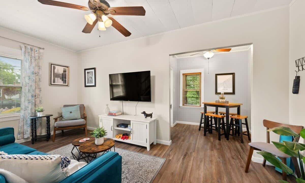 Photo of Bedroom in Kamm's Corners