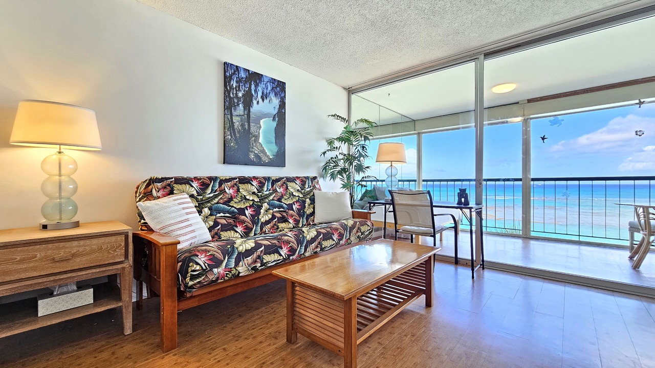Photo of Livingroom in Diamond Head - Kapahulu - St. Louis