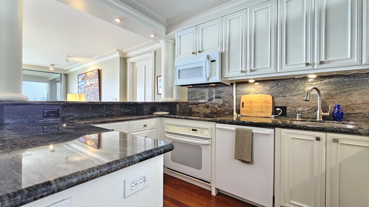 Photo of Kitchen in Diamond Head - Kapahulu - St. Louis