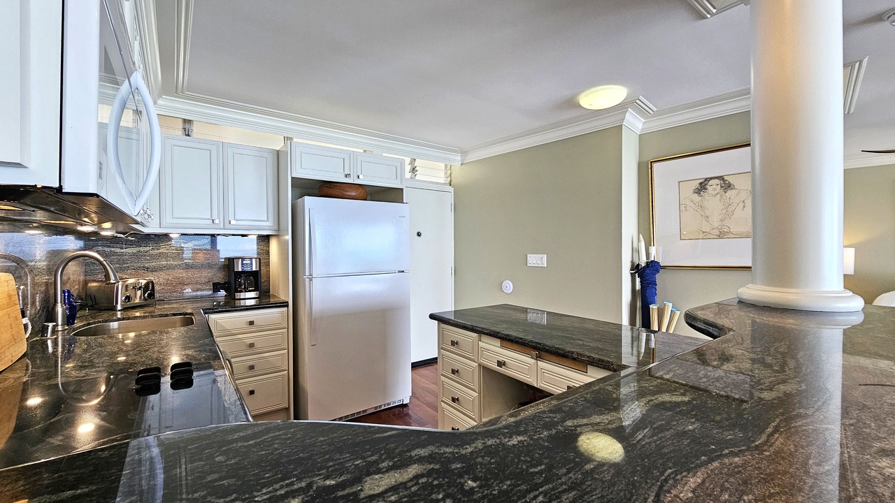 Photo of Kitchen in Diamond Head - Kapahulu - St. Louis