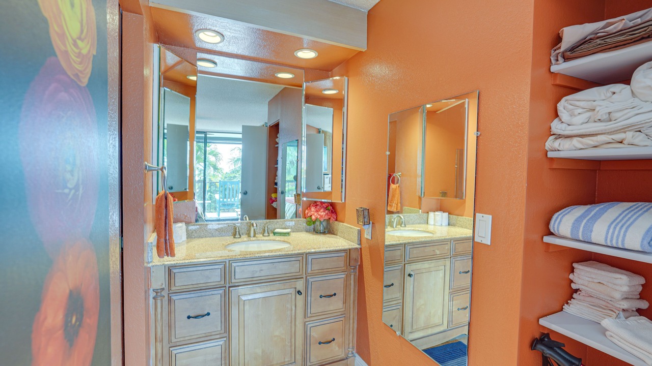 Photo of Bathroom in Keauhou