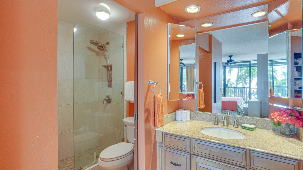 Photo of Bathroom in Keauhou