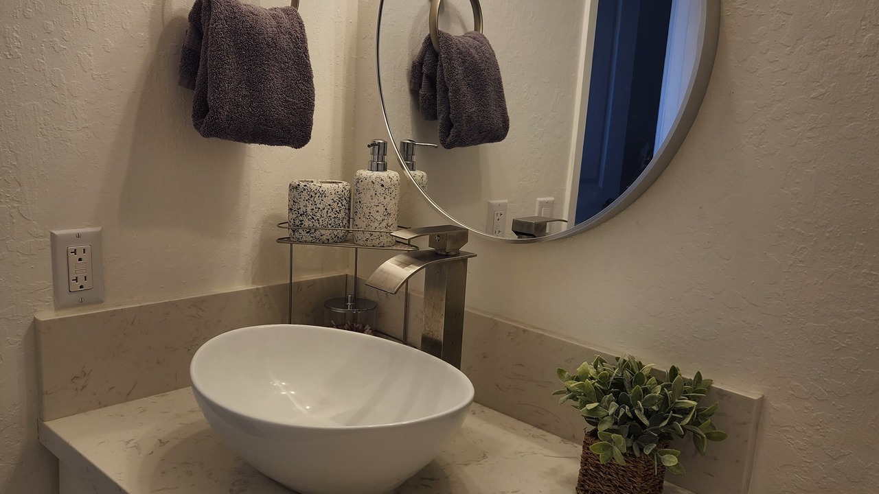 Photo of Bathroom in Makaha Valley