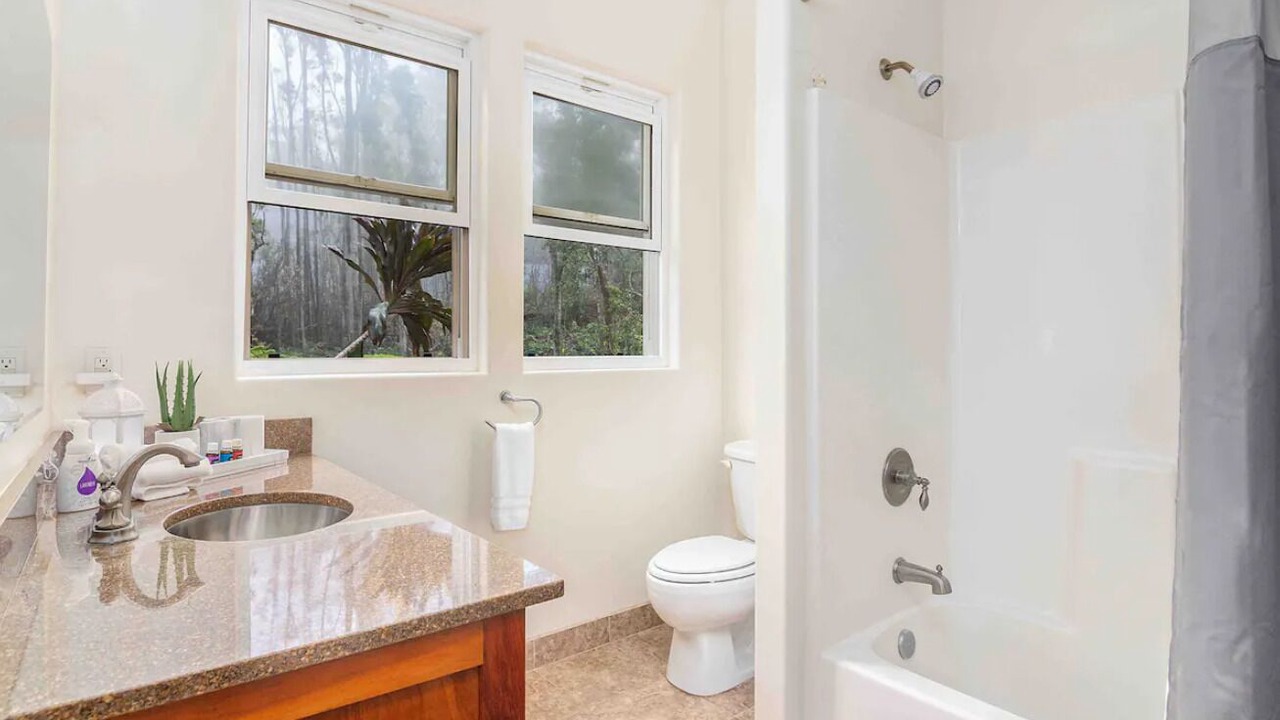 Photo of Bathroom in Honokaa