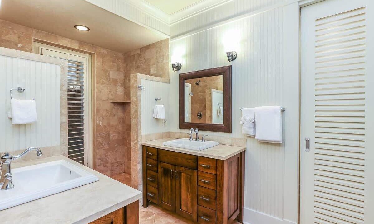 Photo of Bathroom in Poipu