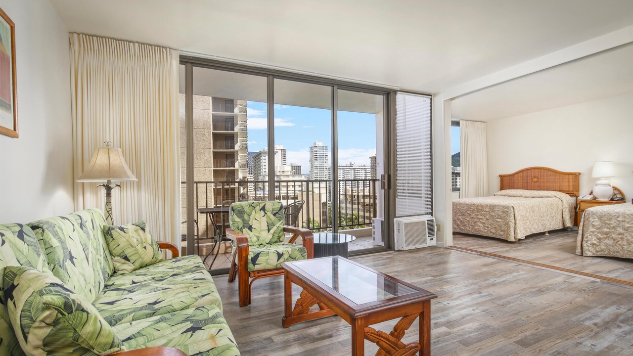 Photo of Livingroom in Waikiki