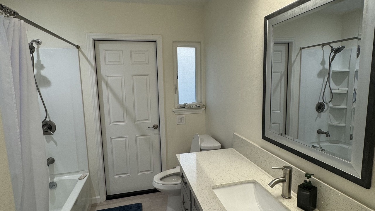 Photo of Bathroom in Makaha