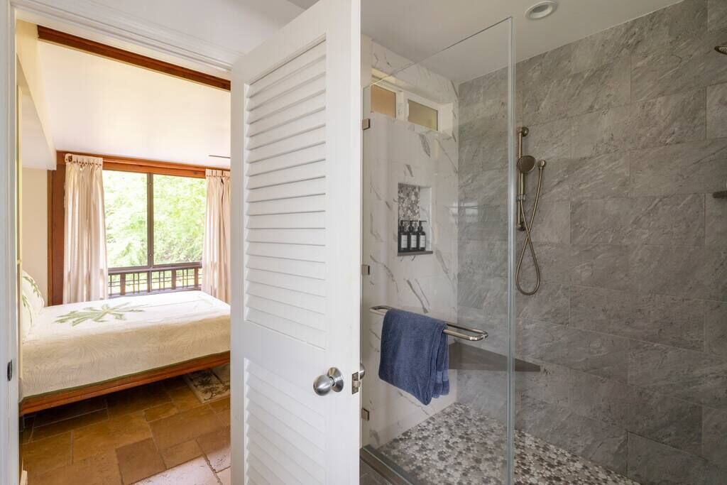 Photo of Bathroom in Kahaluu Bay