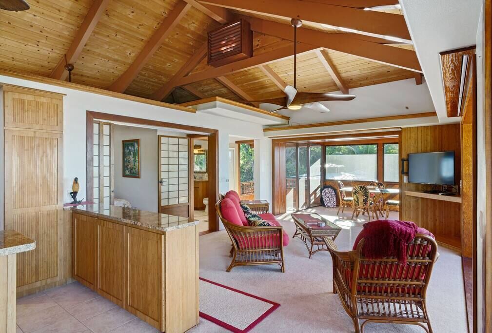 Photo of Bedroom in Kahaluu Bay