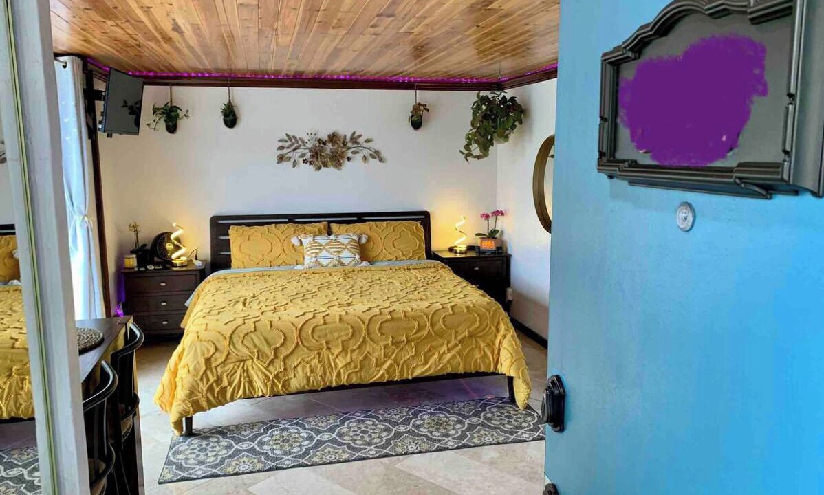Photo of Bedroom in Waikiki