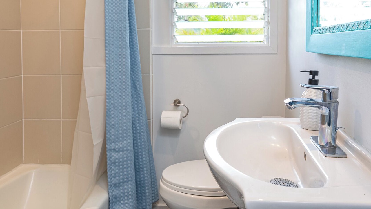 Photo of Bathroom in Waimanalo Beach
