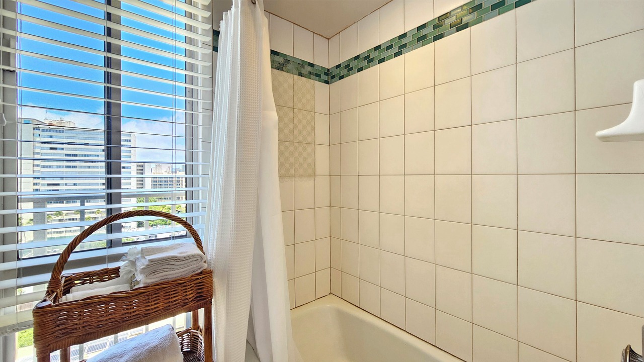 Photo of Bathroom in Diamond Head - Kapahulu - St. Louis