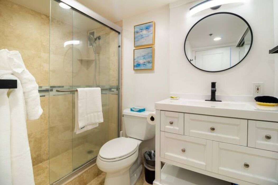 Photo of Bathroom in Waikiki
