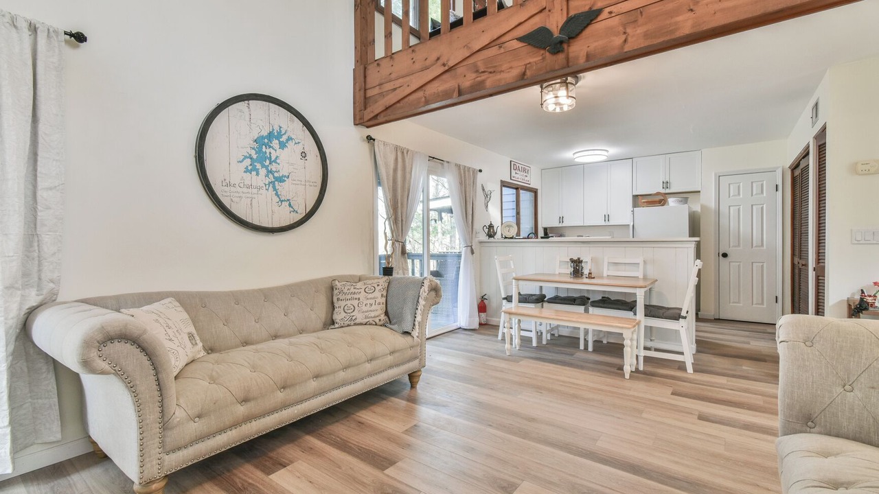 Photo of Livingroom in Helen