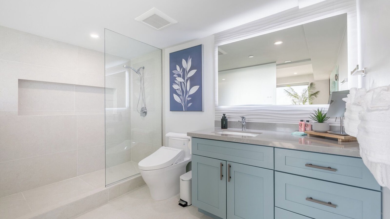 Photo of Bathroom in Waikiki