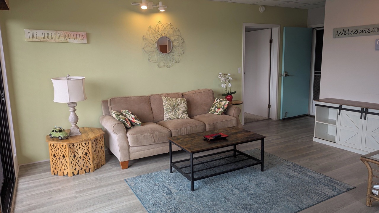 Photo of Livingroom in Kahaluu-Keauhou