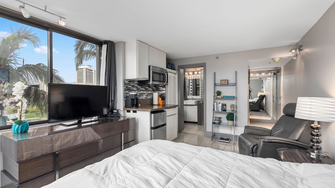 Photo of Bedroom in Waikiki